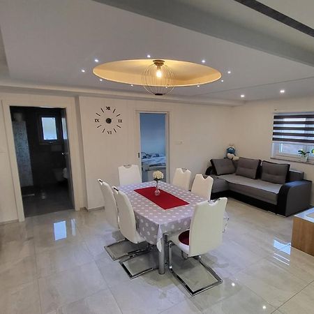 Apartma Lara Lesicno Exterior foto
