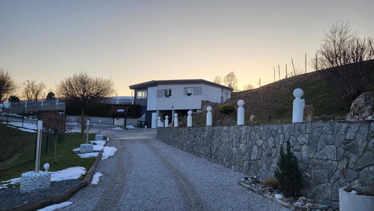 Apartma Lara Lesicno Exterior foto
